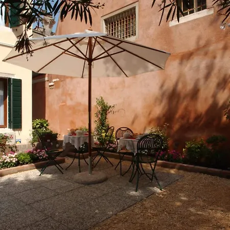 Bed & Breakfast Casa Mimma 2*